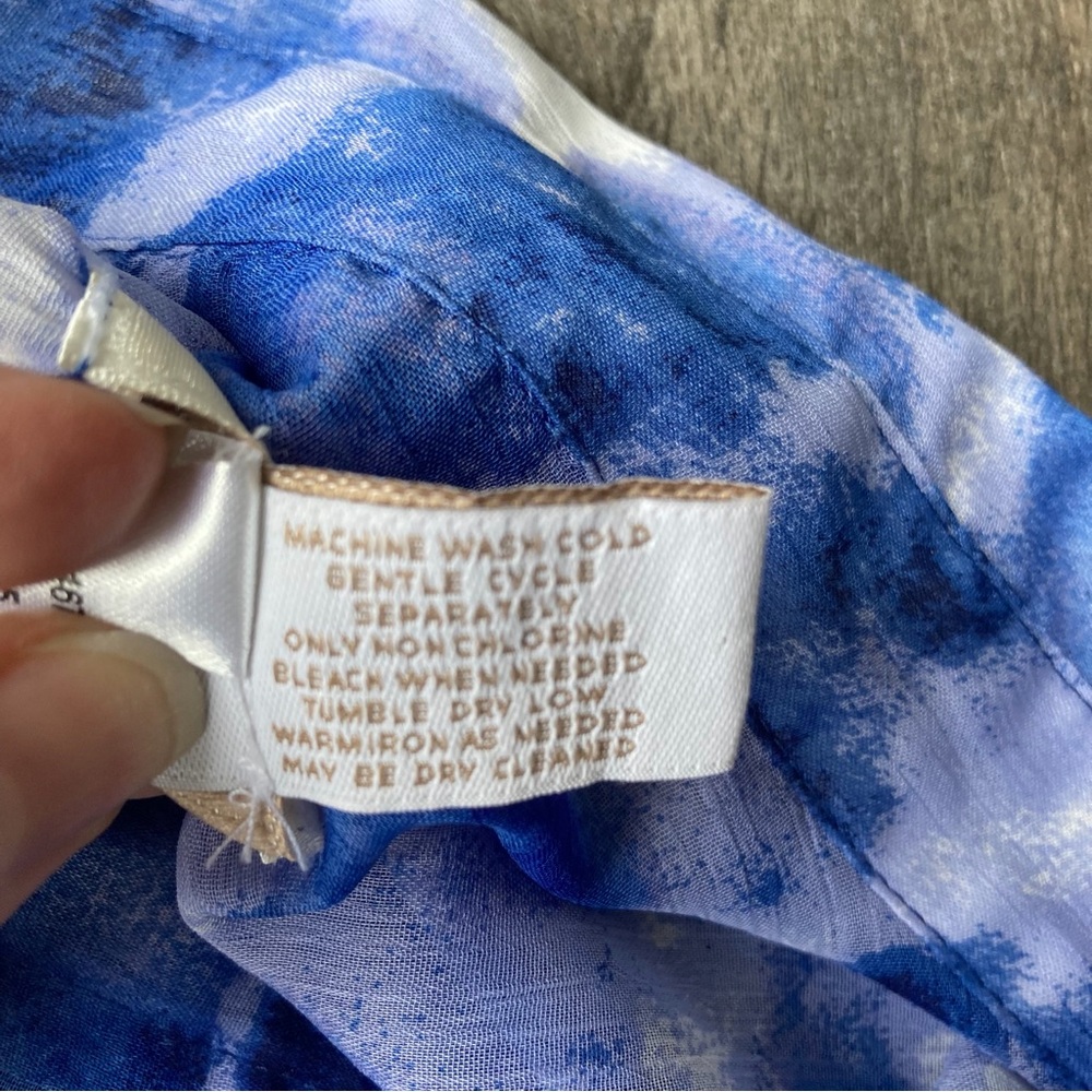 Chicos Blue White Tie Dye Button Down Shirt 3/4 Sleeve Size 1 Medium RN 79984 - Picture 4 of 6